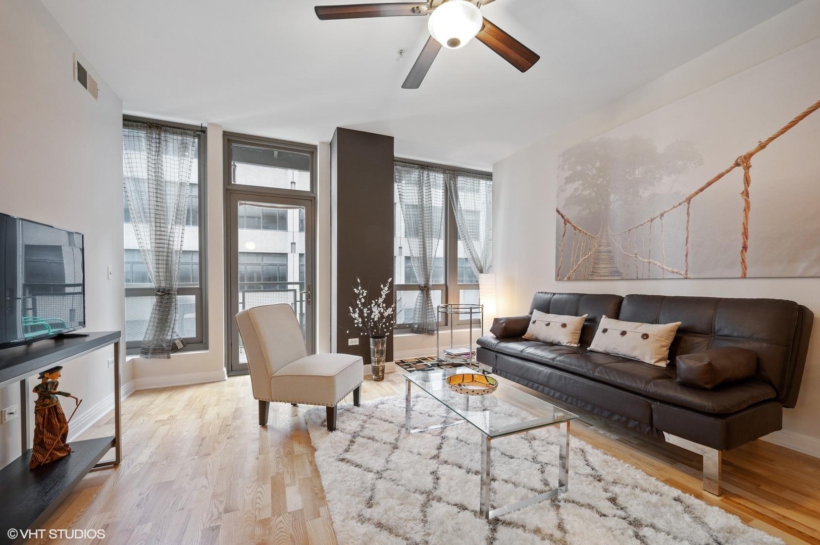 565 W Quincy Street 1003