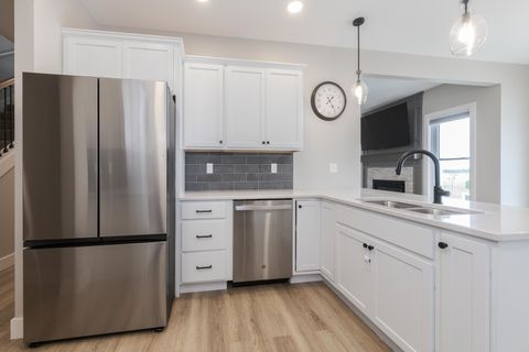 Tiny photo for 401 Jenny Lane #B, Heyworth, IL 61745 (MLS # 12684137)
