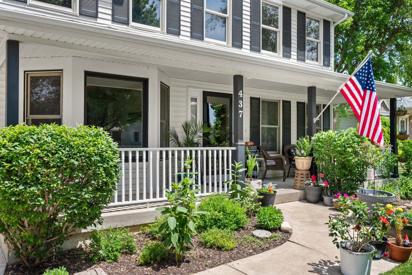 437 W DeKalb Drive