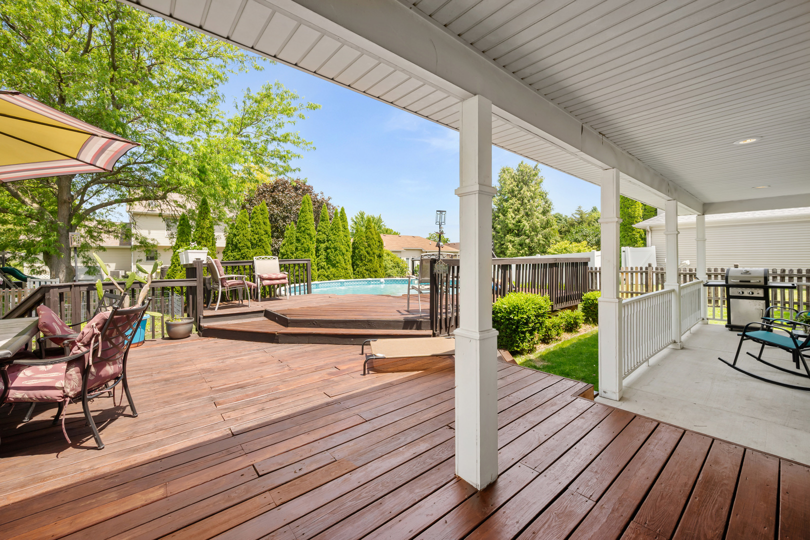 437 W DeKalb Drive