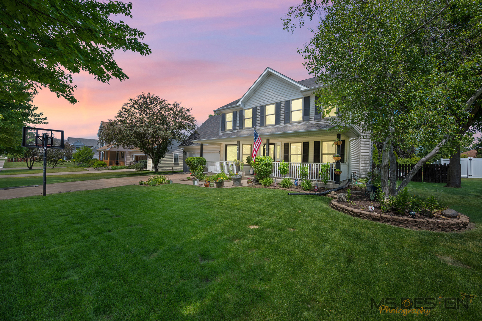 437 W DeKalb Drive