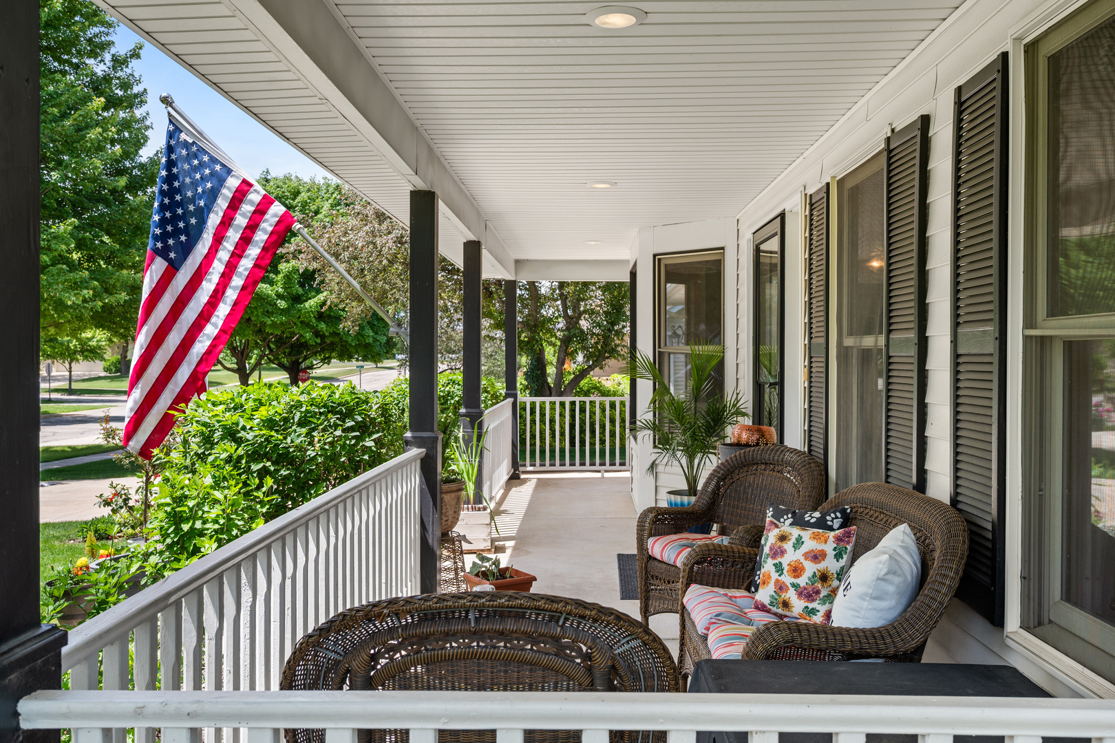 437 W DeKalb Drive