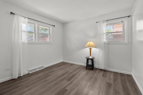 Tiny photo for 312 N Shaddle Avenue, Mundelein, IL 60060 (MLS # 12442330)