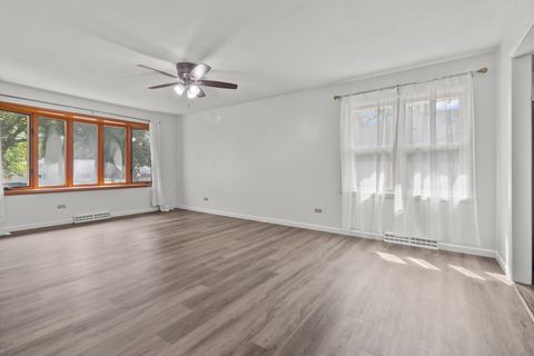 Tiny photo for 312 N Shaddle Avenue, Mundelein, IL 60060 (MLS # 12442330)