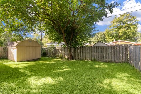 Tiny photo for 312 N Shaddle Avenue, Mundelein, IL 60060 (MLS # 12442330)
