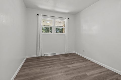 Tiny photo for 312 N Shaddle Avenue, Mundelein, IL 60060 (MLS # 12442330)