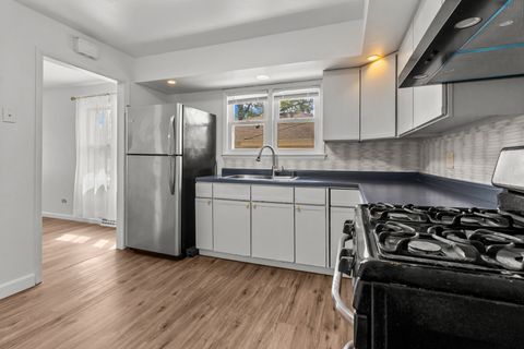 Tiny photo for 312 N Shaddle Avenue, Mundelein, IL 60060 (MLS # 12442330)
