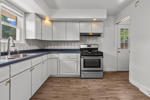 Tiny photo for 312 N Shaddle Avenue, Mundelein, IL 60060 (MLS # 12442330)