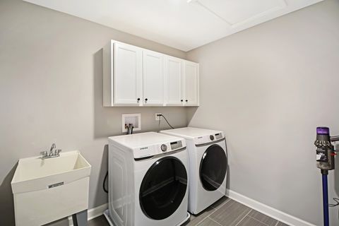 Tiny photo for 2 Potter Court, Hawthorn Woods, IL 60047 (MLS # 12588081)