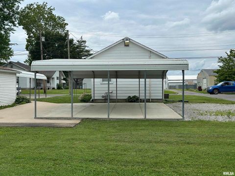 Tiny photo for 1520 Gartside Street, Murphysboro, IL 62966 (MLS # EB458534)
