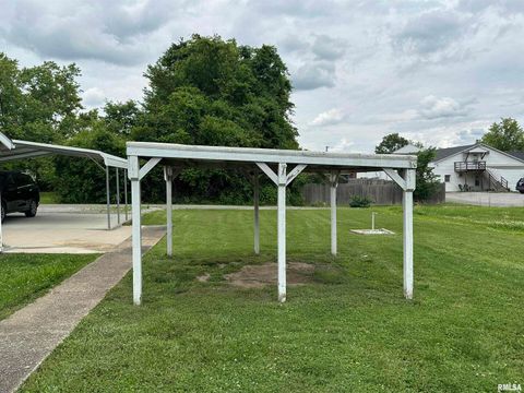 Tiny photo for 1520 Gartside Street, Murphysboro, IL 62966 (MLS # EB458534)