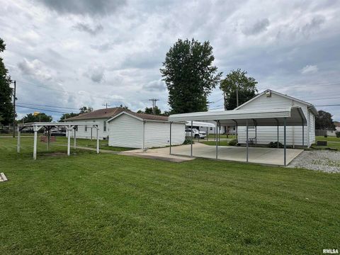 Tiny photo for 1520 Gartside Street, Murphysboro, IL 62966 (MLS # EB458534)