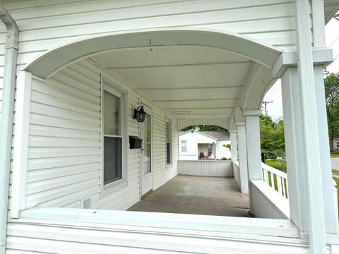 Tiny photo for 1520 Gartside Street, Murphysboro, IL 62966 (MLS # EB458534)