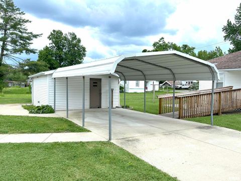 Tiny photo for 1520 Gartside Street, Murphysboro, IL 62966 (MLS # EB458534)