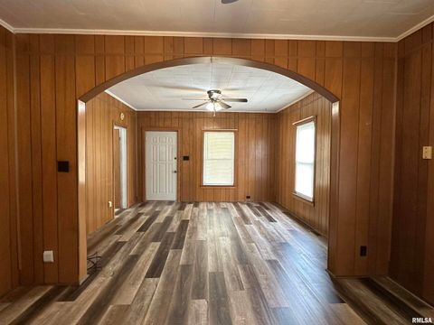 Tiny photo for 1520 Gartside Street, Murphysboro, IL 62966 (MLS # EB458534)