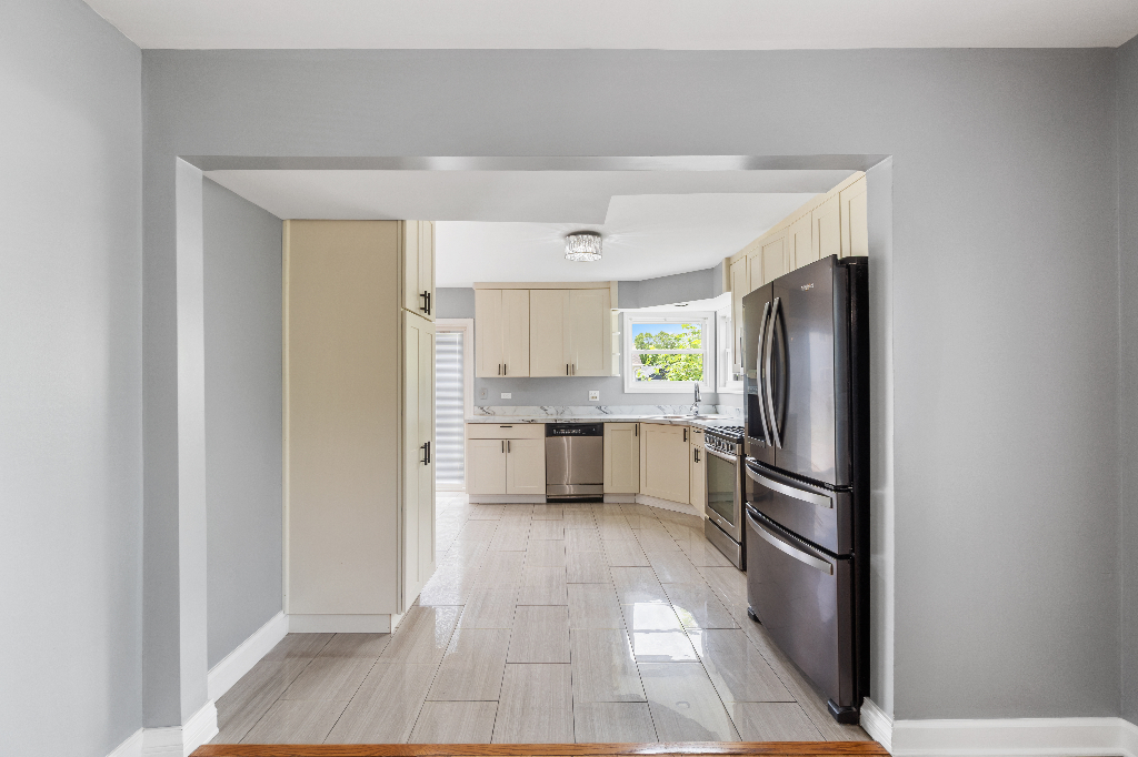 327 Old Country Way