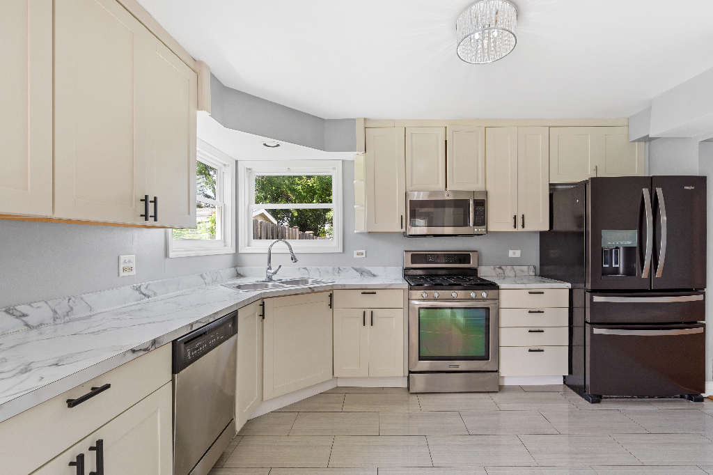 327 Old Country Way
