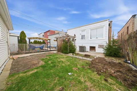 Tiny photo for 1424 S 57th Avenue, Cicero, IL 60804 (MLS # 12631634)
