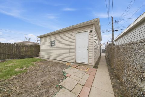 Tiny photo for 1424 S 57th Avenue, Cicero, IL 60804 (MLS # 12631634)