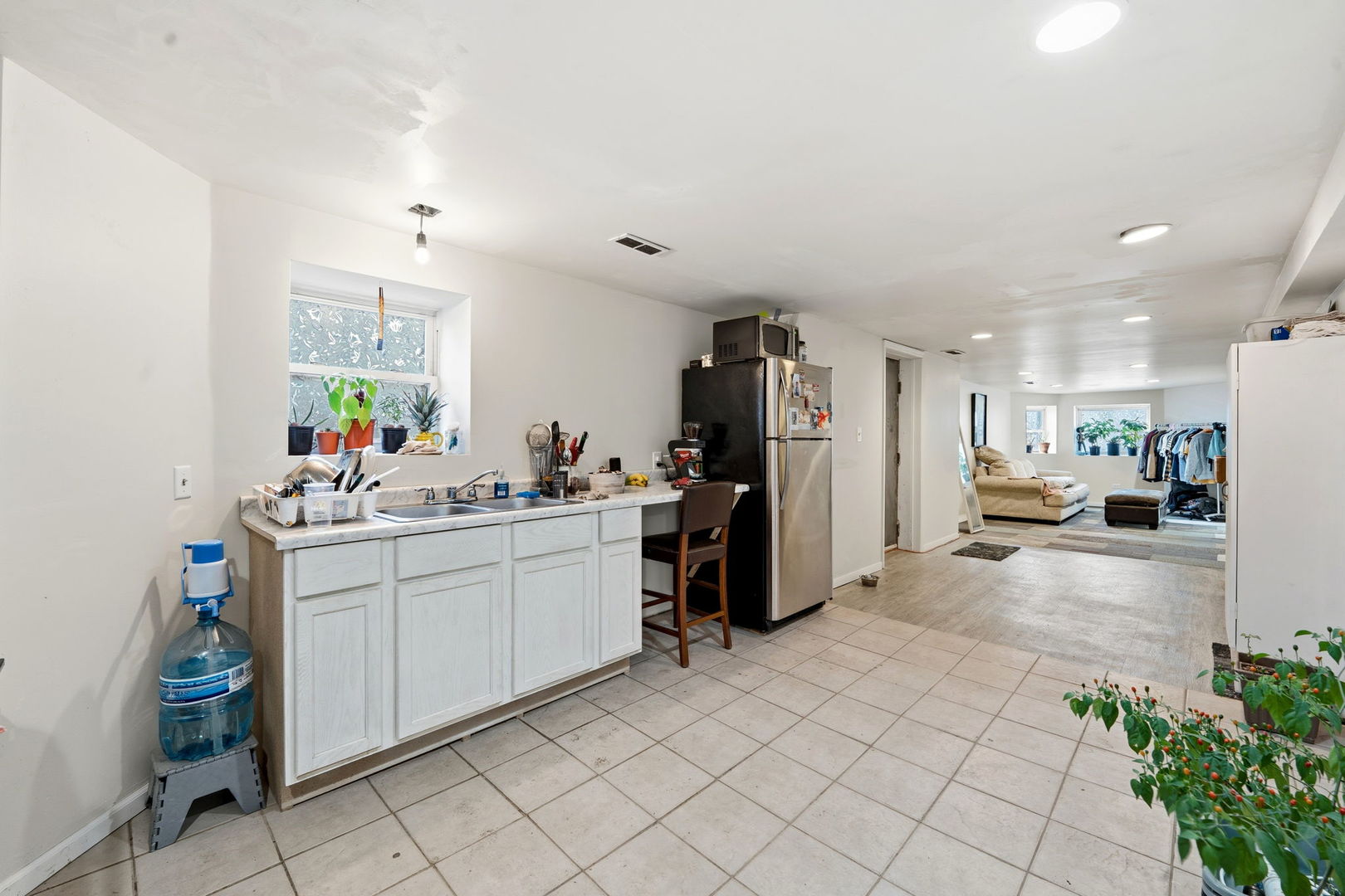 1637 S Saint Louis Avenue Garden