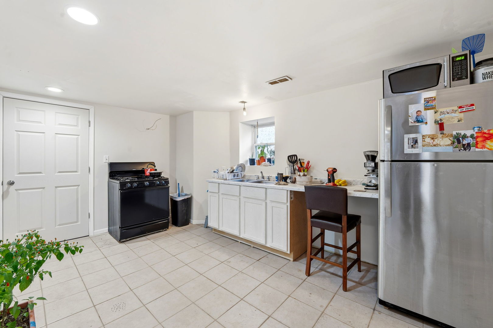 1637 S Saint Louis Avenue Garden