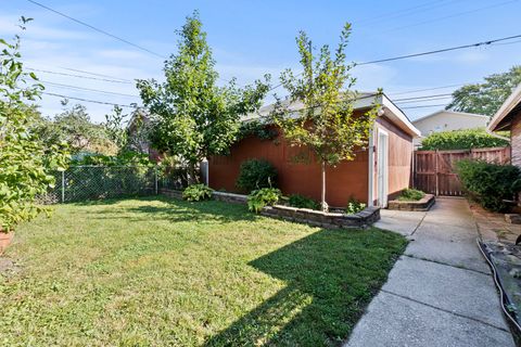 Tiny photo for 3825 Kenilworth Avenue, Berwyn, IL 60402 (MLS # 12487971)
