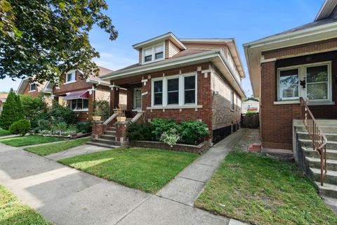 Photo of 3825 Kenilworth Avenue, Berwyn, IL 60402 (MLS # 12487971)