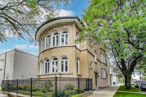 2700 W CARMEN Avenue Chicago IL 60625