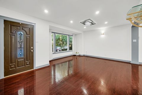 Tiny photo for 6423 N Seeley Avenue, Chicago, IL 60645 (MLS # 12488412)