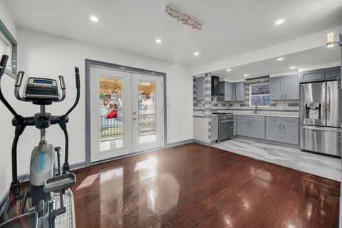 Tiny photo for 6423 N Seeley Avenue, Chicago, IL 60645 (MLS # 12488412)