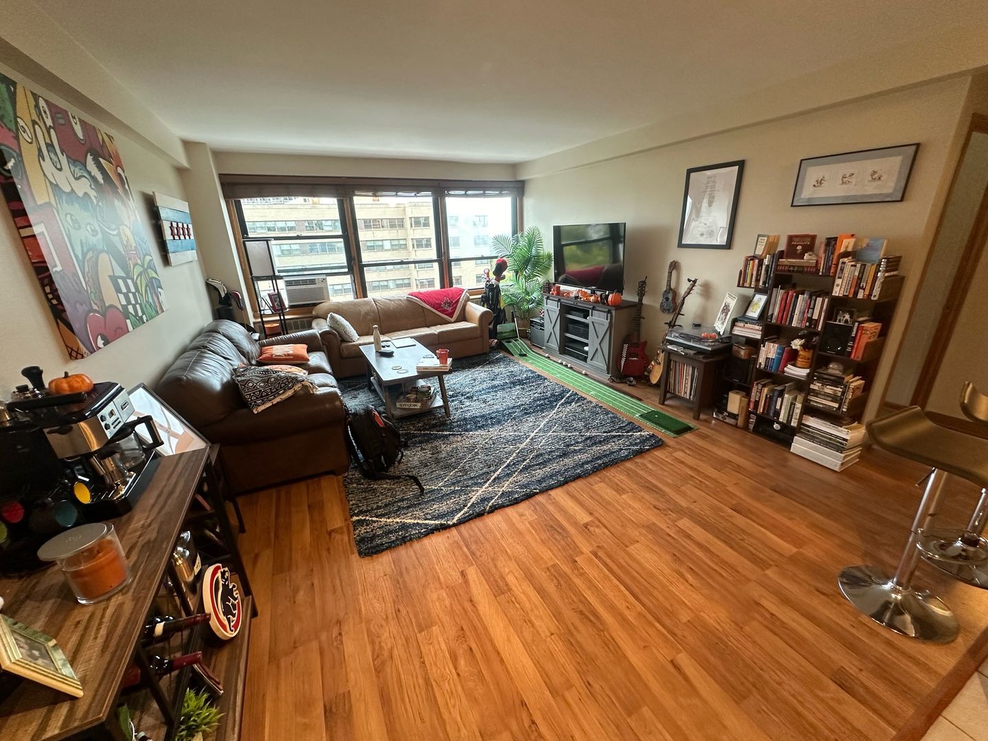4180 N Marine Drive 1111