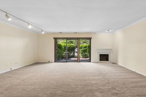 Tiny photo for 925 Spring Hill Drive #102, Northbrook, IL 60062 (MLS # 12577233)
