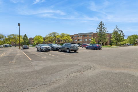 Tiny photo for 925 Spring Hill Drive #102, Northbrook, IL 60062 (MLS # 12577233)