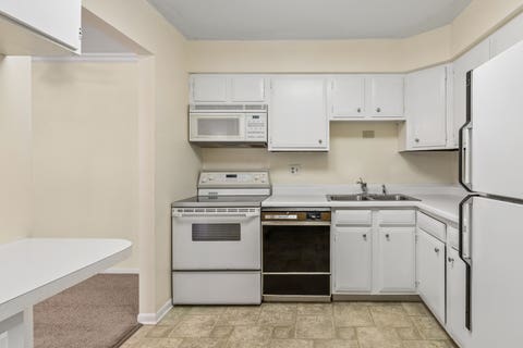 Tiny photo for 925 Spring Hill Drive #102, Northbrook, IL 60062 (MLS # 12577233)