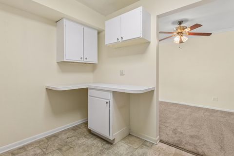 Tiny photo for 925 Spring Hill Drive #102, Northbrook, IL 60062 (MLS # 12577233)