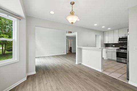 Tiny photo for 720 Hoover Drive, Carol Stream, IL 60188 (MLS # 12488818)