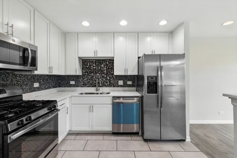 Tiny photo for 720 Hoover Drive, Carol Stream, IL 60188 (MLS # 12488818)