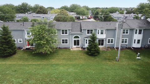 Tiny photo for 720 Hoover Drive, Carol Stream, IL 60188 (MLS # 12488818)