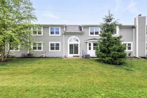 Tiny photo for 720 Hoover Drive, Carol Stream, IL 60188 (MLS # 12488818)