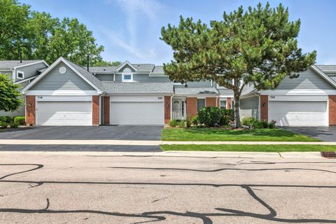 Tiny photo for 720 Hoover Drive, Carol Stream, IL 60188 (MLS # 12488818)