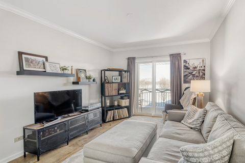 Tiny photo for 720 Creekside Drive #503, Mount Prospect, IL 60056 (MLS # 12557545)