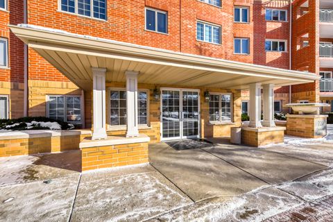 Photo of 720 Creekside Drive #503, Mount Prospect, IL 60056 (MLS # 12557545)