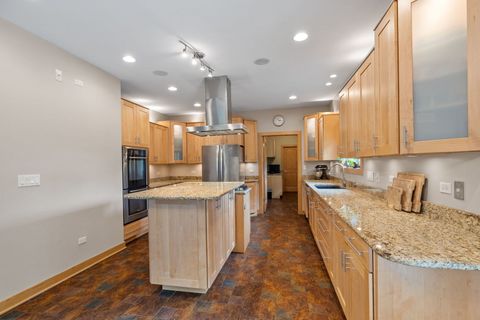 Tiny photo for 5546 Laurel Avenue, La Grange Highlands, IL 60525 (MLS # 12479730)