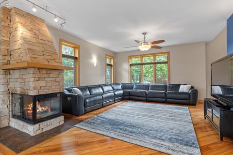 Tiny photo for 5546 Laurel Avenue, La Grange Highlands, IL 60525 (MLS # 12479730)