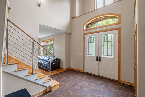 Tiny photo for 5546 Laurel Avenue, La Grange Highlands, IL 60525 (MLS # 12479730)