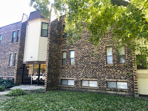 Photo of 2218 Country Club Drive #22, Woodridge, IL 60517 (MLS # 12779083)