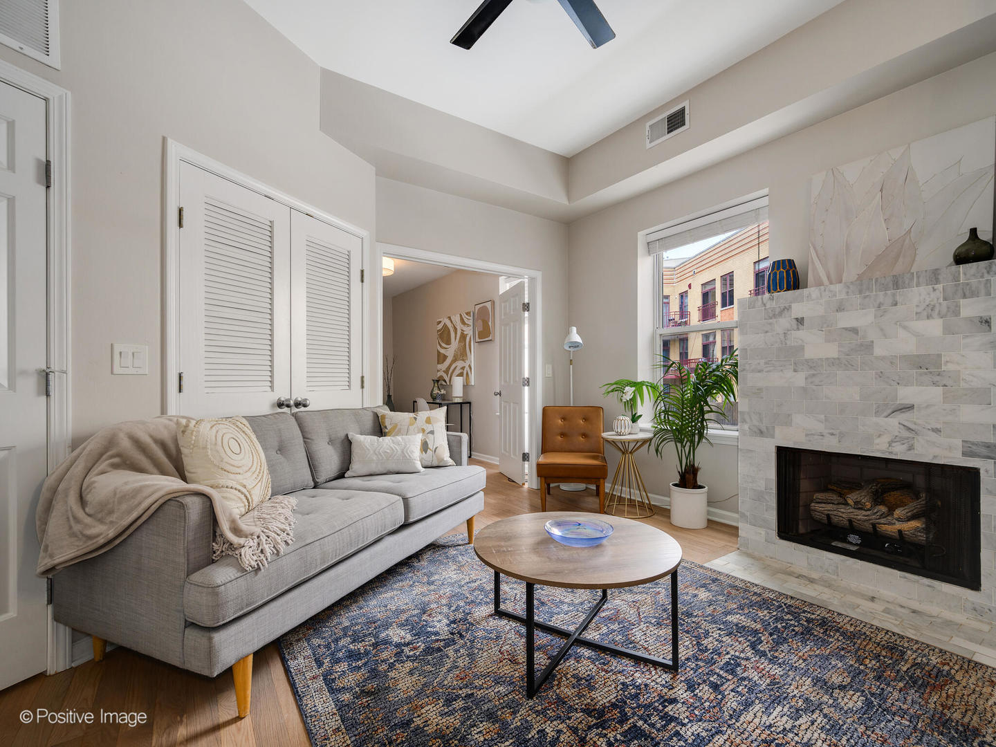 1636 W Melrose Street 405