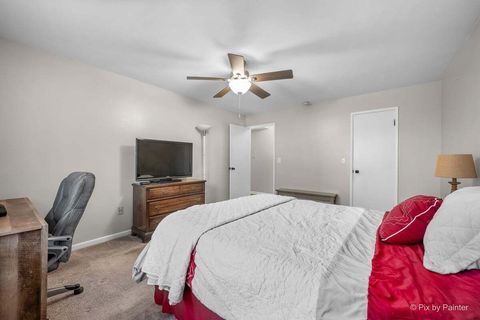 Tiny photo for 1311 S Finley Road #104, Lombard, IL 60148 (MLS # 12519707)