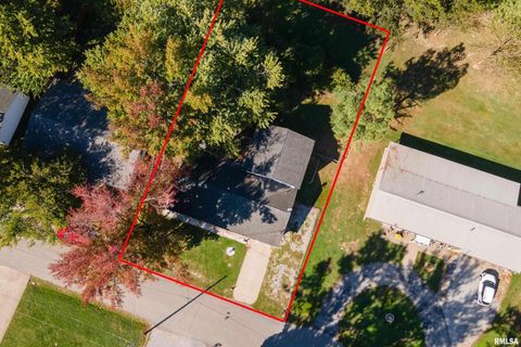 Tiny photo for 1206 W Goodall Street, Marion, IL 62959 (MLS # EB460169)