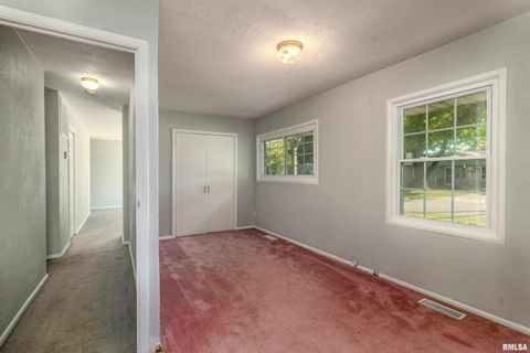 Tiny photo for 1206 W Goodall Street, Marion, IL 62959 (MLS # EB460169)